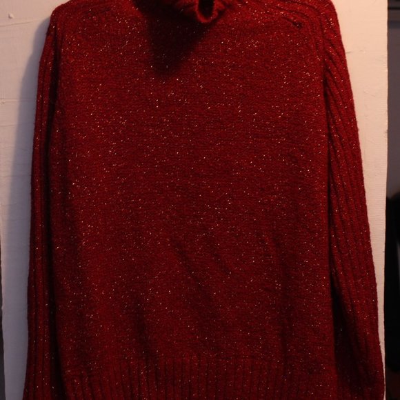 Red turtle neck - Picture 3 of 4